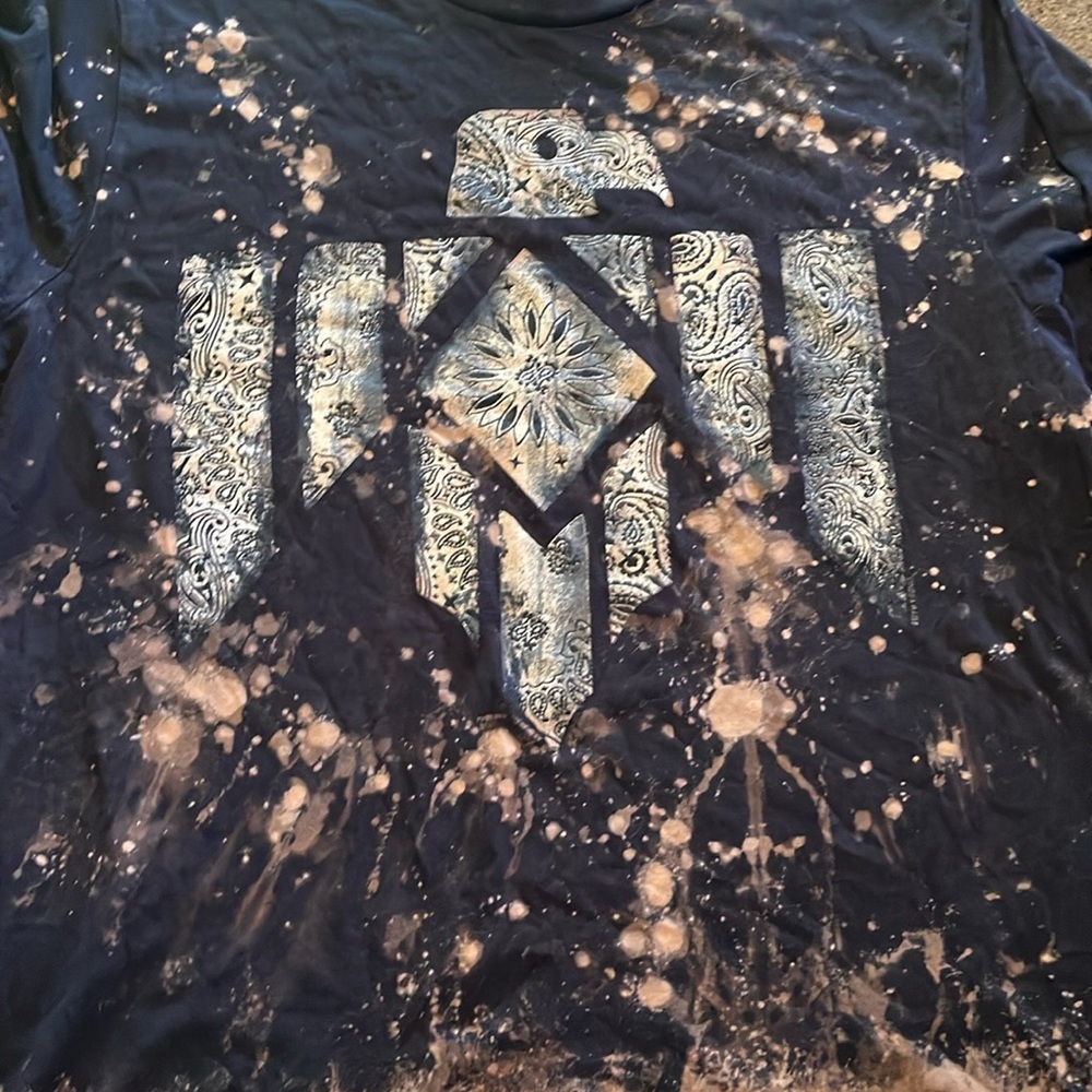 Women’s Size XL Shirt